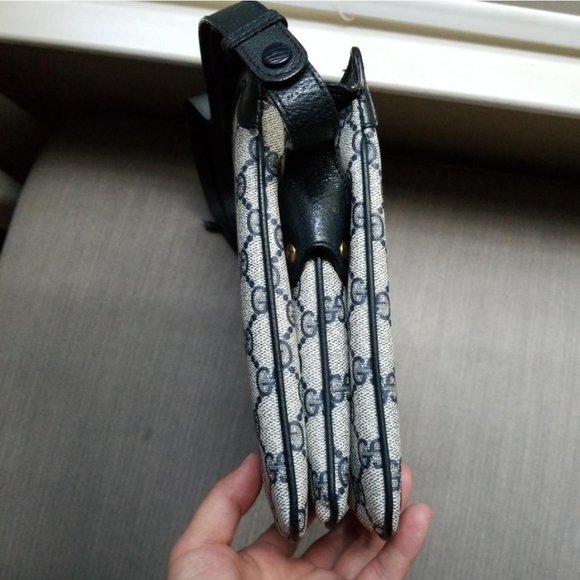 Authentic Vintage Gucci GG Monogram Ophidia - Picture 5 of 11